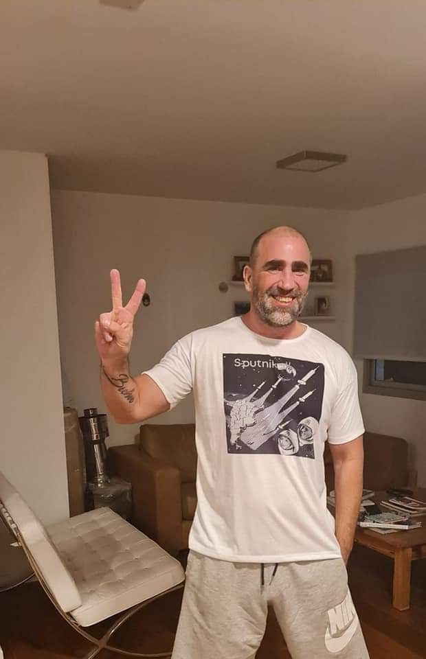 El fanático K que quiso cortar el móvil de TN con la vecina de Cristina <a href="/XTezanosP/">Ximena de Tezanos Pinto</a> tiene causas por extorsion y amenazas en Córdoba. Integrante de la barra de Boca, amigo de Rafa Di Zeo. Te presento a Sebastian Queiroz
No falla.
Nadie es K gratis.