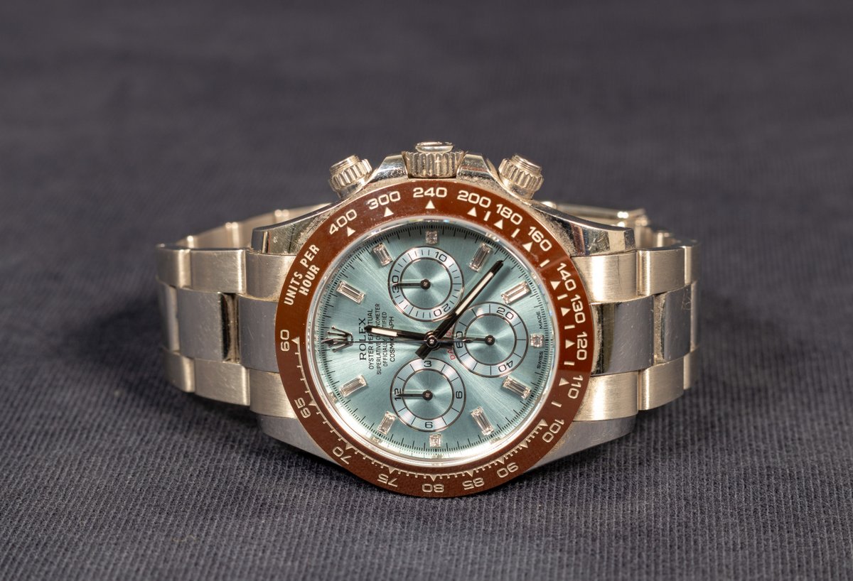 Quotidiendelart's tweet photo. [PARTENAIRE] #Joaillerie et #orfevrerie en 2021 dans le #marchedelart : 658 ventes spécialisées, 186M€ de montant total de vente, 43% de hausse par bilan à 2020.

Quid des autres catégories ? 👉« Les nouvelles tendances du marché de l’art », le bilan 2021 du @CVVEncheres https://t.co/s3SqaVWGnG