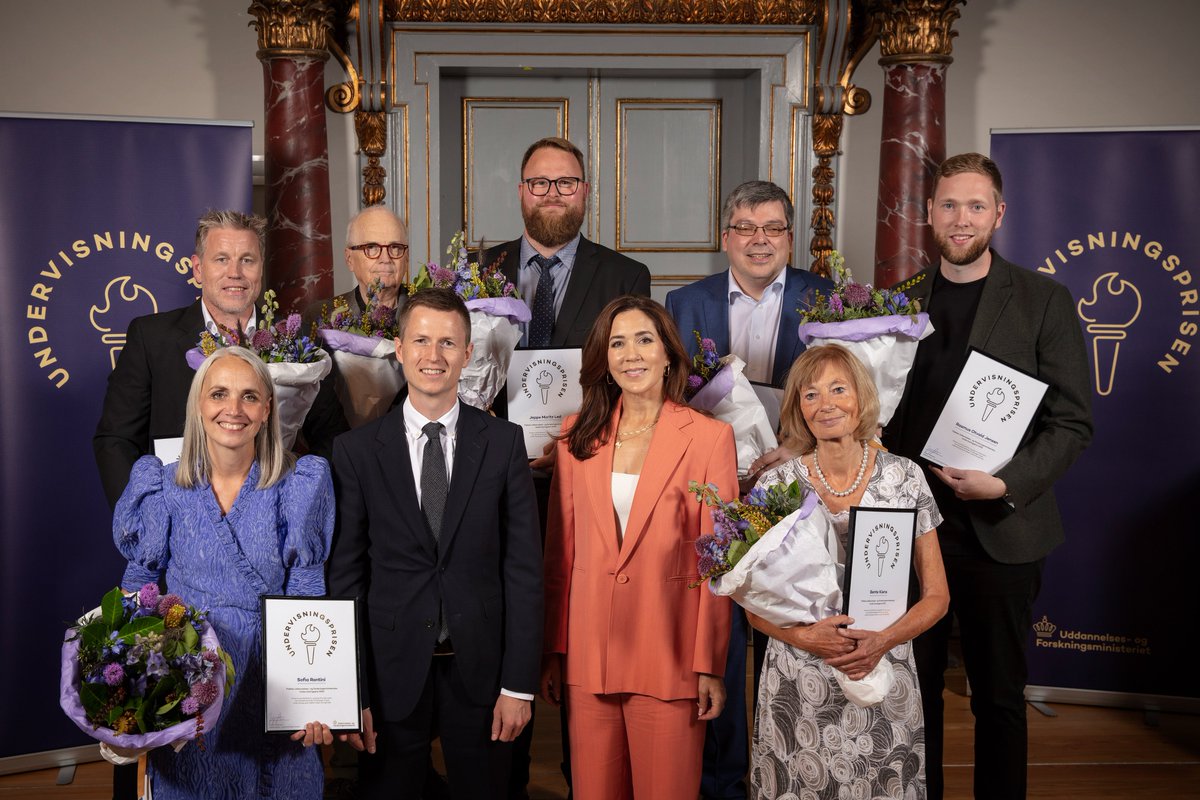 UFM_MIN's tweet photo. STORT tillykke til årets modtagere af Undervisningsprisen! 🏆👏🎉
De 7 undervisere er i dag blevet anerkendt for deres fremragende undervisning på de videregående uddannelser. Læs om alle prismodtagere og nominerede: https://t.co/jeQUOQDQIz
#UFMundervispris #uddpol #dkpol #dkudd https://t.co/b1zY9QN10O