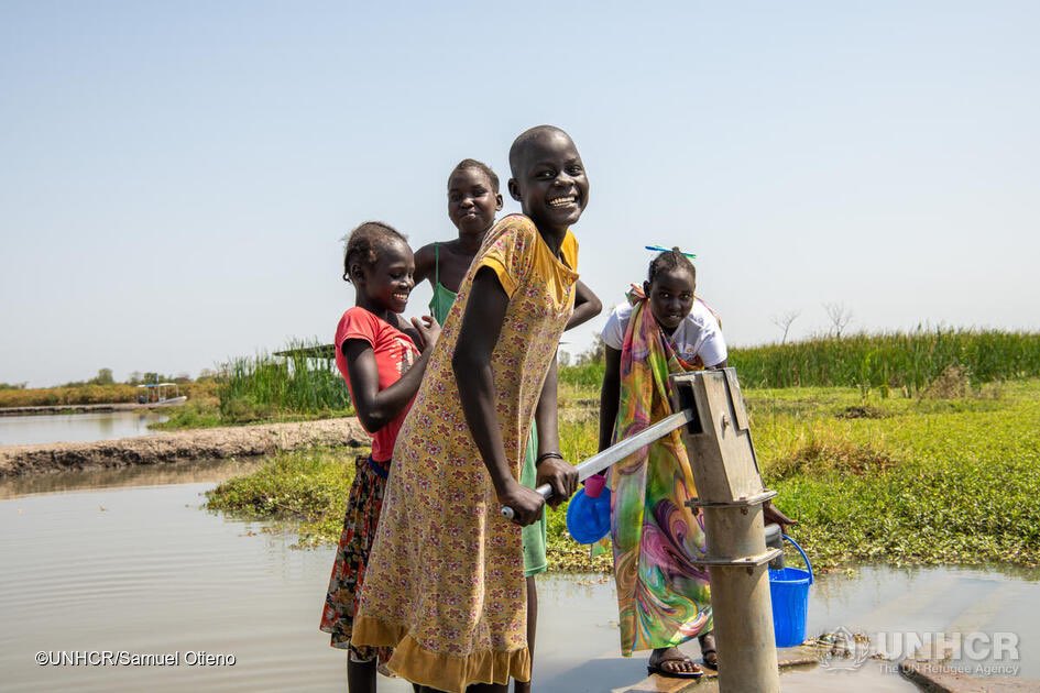 RefugeesSOS's tweet photo. It’s #WorldWaterWeek 💧💕!

Let’s be #grateful for what we have and remember we have to take care of this essential resource that’s essential for our survival.

#Refugees also deserve access to this basic need😌

#WorldWaterWeek #WorldWater #WorldWaterWeek2022 #water #Water https://t.co/P0hTZaAi7t