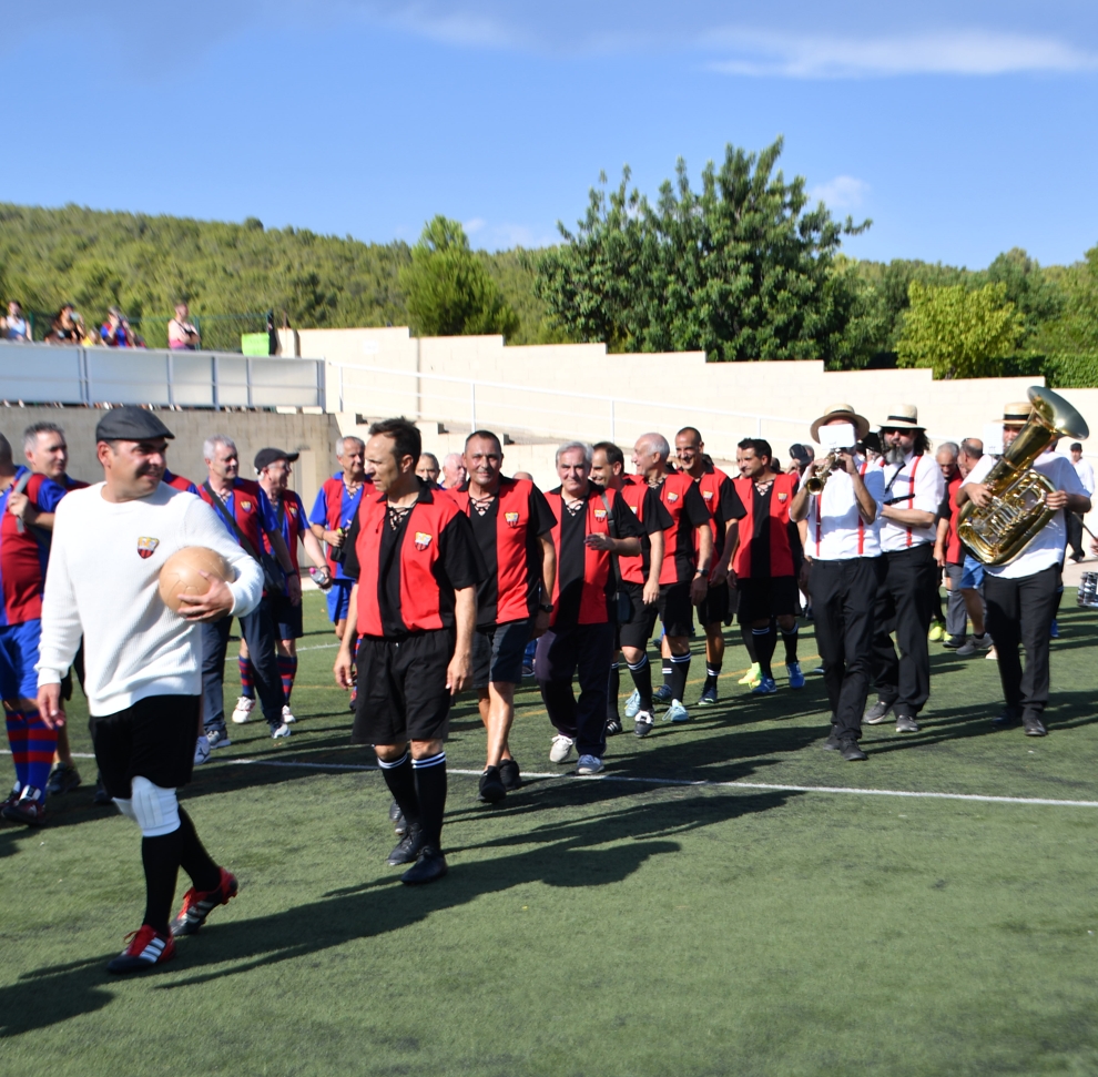 Alcover_Vila's tweet photo. [ESPORTS] ⚽🥅Aquest diumenge, 28 d'agost, el C.E. Alcover ha celebrat el primer acte del centenari: un partit de recreació històrica al qual hi van participar jugadors veterans i il·lustres del club.

📸pepfotoflas@hotmail.com

@CEAlcover @ReusDeportiu #Alcover https://t.co/4QBSLfM3dW