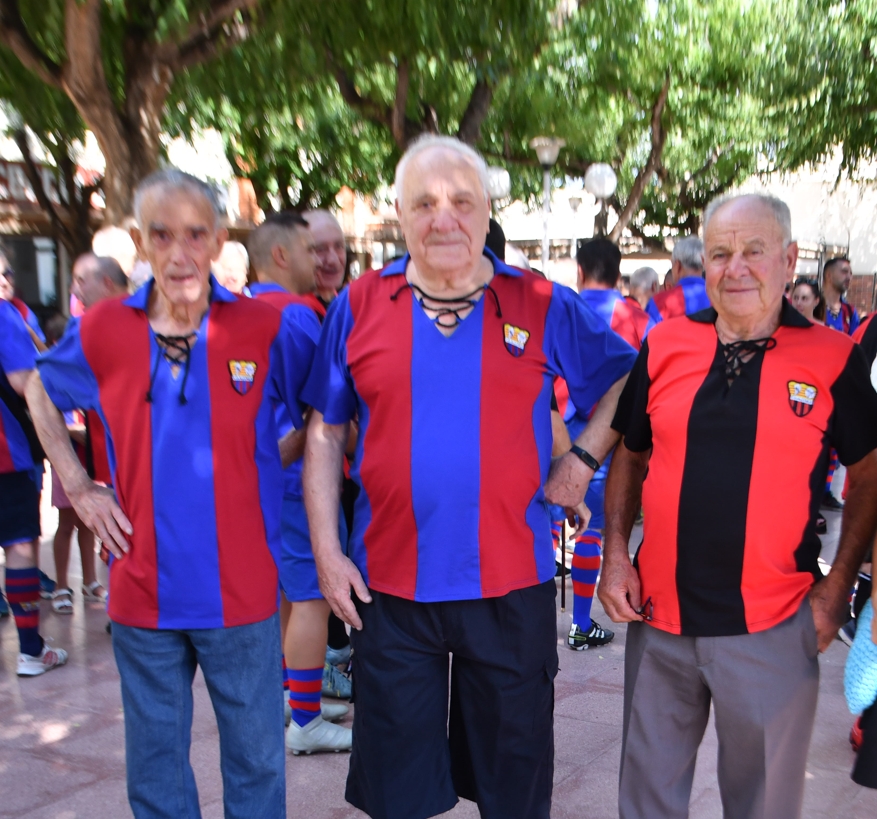 [ESPORTS] ⚽🥅Aquest diumenge, 28 d'agost, el C.E. Alcover ha celebrat el primer acte del centenari: un partit de recreació històrica al qual hi van participar jugadors veterans i il·lustres del club.

📸pepfotoflas@hotmail.com

<a href="/CEAlcover/">Temps de Joc</a> <a href="/ReusDeportiu/">Reus Deportiu</a> #Alcover