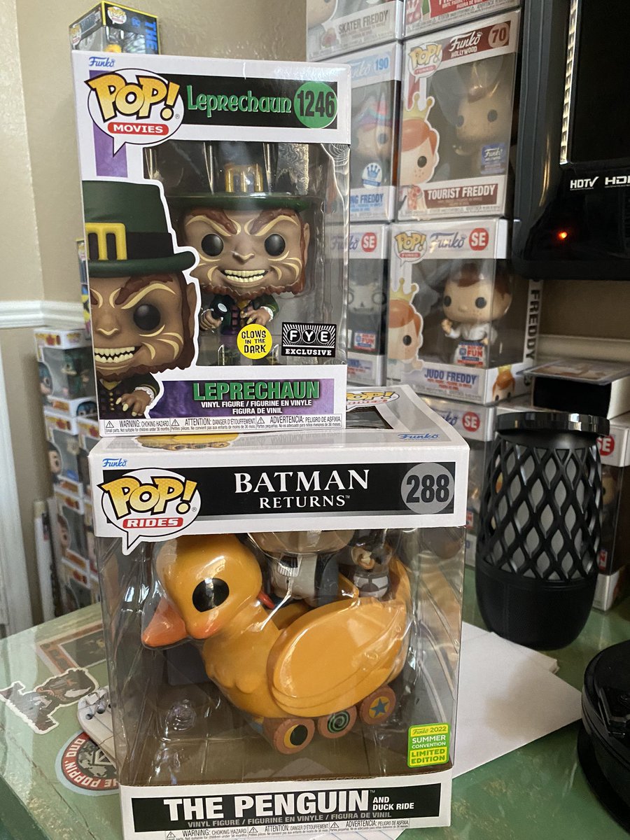 funkobatman33's tweet photo. So glad to have gotten some new pops been awhile sence i posted. #funko #fye #Batman #dcfans #Halloween #HorrorCommunity https://t.co/mRXuao8kUj