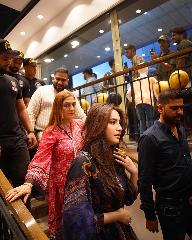 NeelamMunir_'s tweet photo. At the Launching of new Fashion brand #primepoint https://t.co/wlKW0RPJ5g