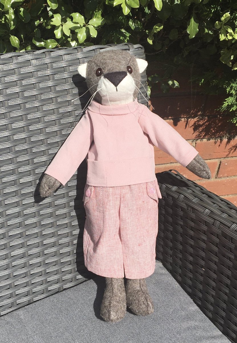 Bank holiday weekend #crafting Ottoline the Otter from ⁦<a href="/coolcrafting/">Sarah Peel</a>⁩ enjoying the sun #handmade #sewing #positivementalhealth #homemade