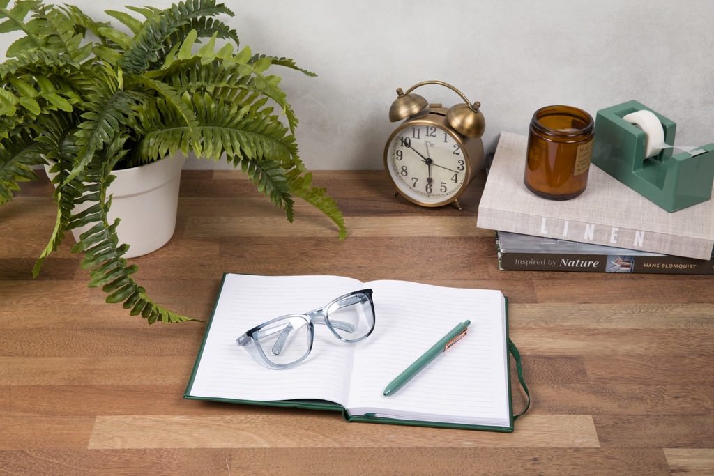 stoggles's tweet image. Are you headed to college this semester? From chemistry lab to late night studying, keeping your eyes protected is an important part of the school year! 
l8r.it/tZVI