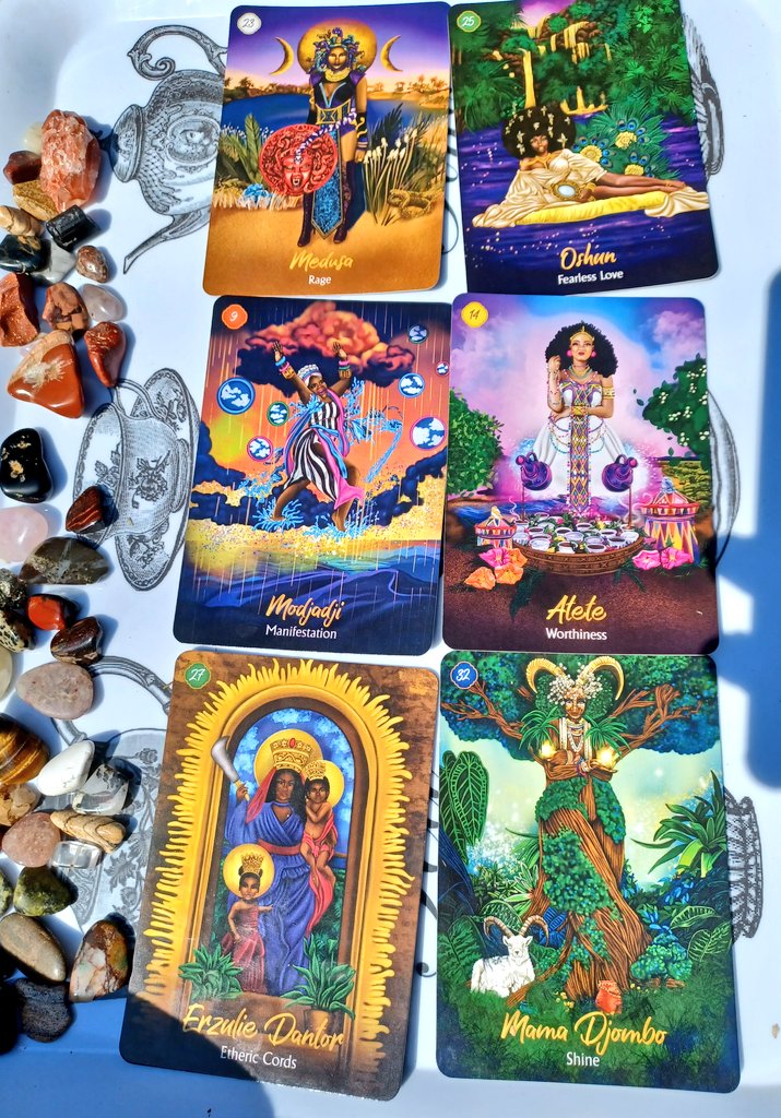 ShumbakadziAsh's tweet photo. Hi Family 🌸 I want to give free messages using The African Goddess Rising Oracle Deck.

Comment a sun 🌞 emoji if you want a message and I will reply.

- Must retweet and follow me

#TarotReading #astrology #tarot https://t.co/HnxGwkJbI2