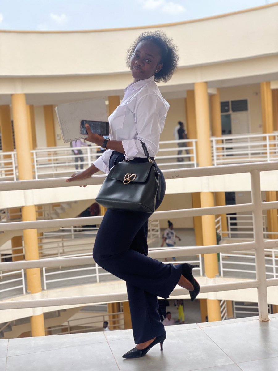 osei_adobea's tweet photo. Be Creative, Be Brave and Believe in yourself❤️! 
#mondaythoughts 
#KNUST https://t.co/d4jWnGw9m3