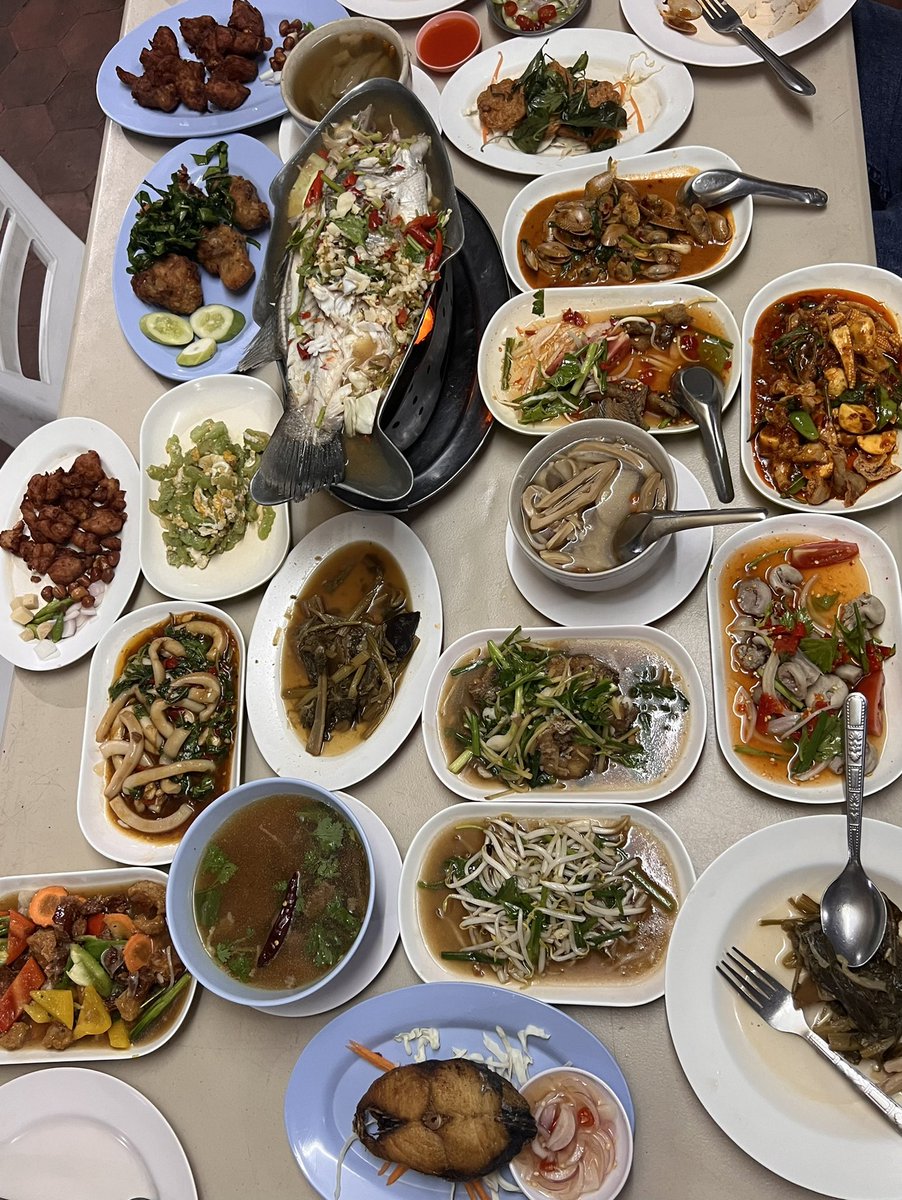 pattiexxxx's tweet photo. จุกๆงานกินข้���วเราก็ไป #กลุ่มขี้เมา #ข้าวต้มบาทเดียวสวนสยาม https://t.co/BMMe7xqMUK