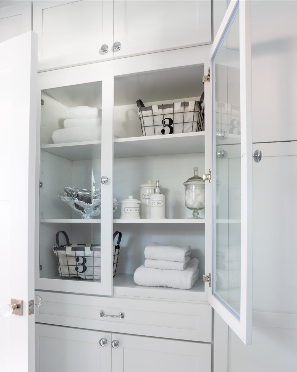 bArchStudio's tweet photo. Calm whites for this primary bath.
Builder: Finback Contracting
#bArchitectureStudio #ListenCommunicateCreate #Architect #Bathroom #BathroomDesign #HomeDesign #HomeRenovation #BathroomReno #Reno #NewEnglandArchitect #RIArchitect #RIDesign https://t.co/k42GqVfA27