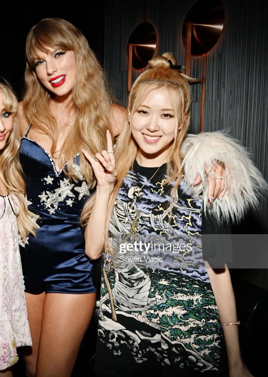 13chnwar's tweet photo. TAYLOR AND ROSÉ KAJSJWKDJJSKSKS https://t.co/ijXgBBzR5Y