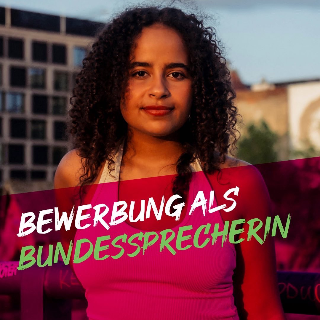 xsarahleee's tweet photo. ✊🏽Ich kandidiere für ein weiteres Jahr als Bundessprecherin!

🤝🏽Gemeinsam mit @Dzienus, unserem gesamten Verband und all unseren Verbündeten möchte ich mich dafür einsetzen, dass diese soziale Krise nicht auf unserem Rücken ausgetragen wird! https://t.co/PzU2BrTp21