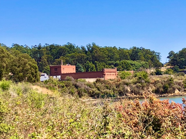 lldo000's tweet photo. #Winhaven was once the world's largest winery and is located right here in #richmondCA I'll be tweeting #history and my own photos until people learn there is more to the area than the headlines suggest #RealRichmond #photojournalism https://t.co/kgdH8YAQ7m