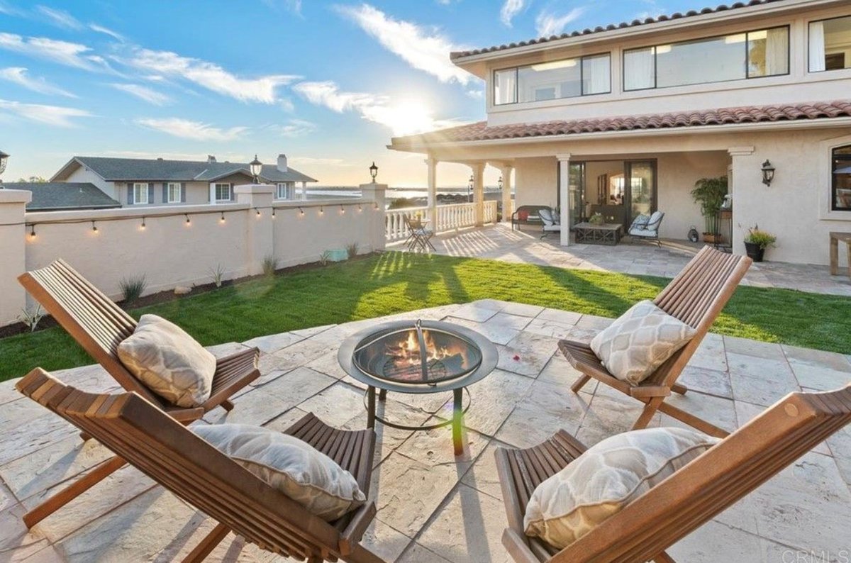 flowers_designs's tweet photo. #Smores with a view!!
#sandiego #stayhome #staging #sandiegorealestate #sandiegocalifornia #californiarealestate #staytuned #remodeling #staging #reno #diy #renovation #sandiegodesign #sandiegohomes #sdhomes #stagetosell #uplevelyourspace #homestager #homedesign https://t.co/n4eIakNea8