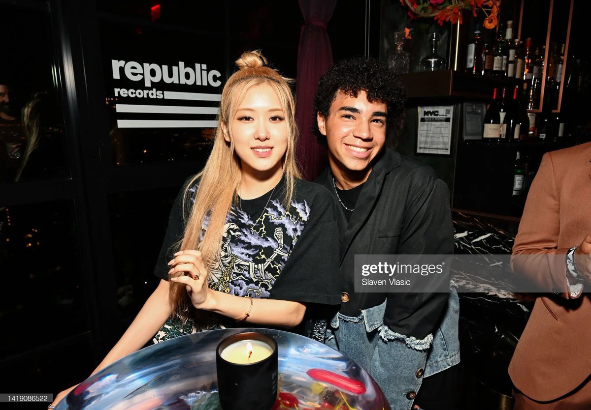 Blackpink88xo's tweet photo. Rosé at the VMA after party https://t.co/8nlGPpkBdT