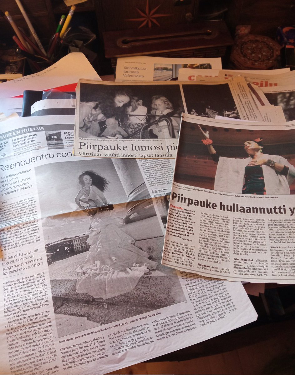 cintahermo's tweet photo. TESOROS
Qué maravilla encontrarse con tantos tesoros, poniendo orden, cerrando ciclos.
#CantautoraCuántica #FlamencaConsciente #ExpertaEnMúsicasdelMundo #16DIscos #ConciertosEn22Países #BestSellerInternacional #DiarioDeUnaCantautora #PremioMujerDeOro #EmbajadoraDeLasArtes https://t.co/qwKFpbtawf