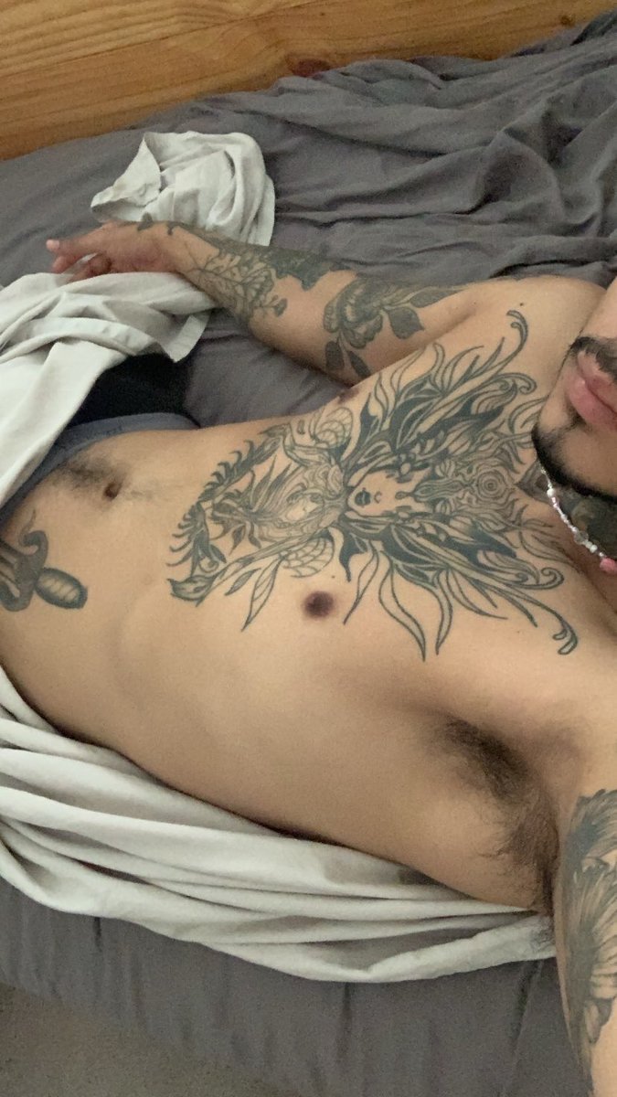 LatinBlood777's tweet photo. come and sit https://t.co/buDMarcqGG