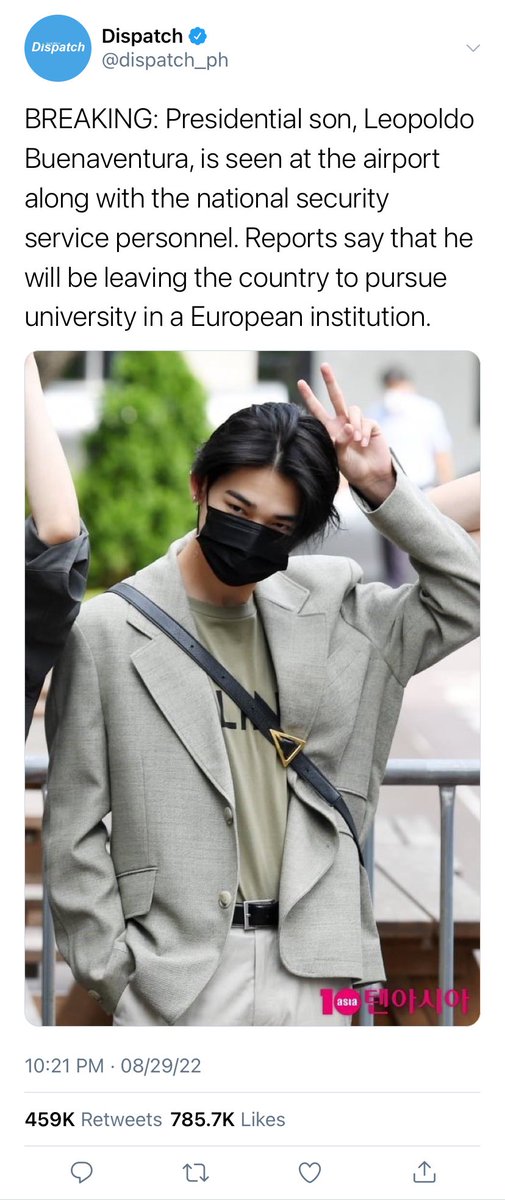 enstylos's tweet photo. the first roommate.

kurt is ecstatic knowing he’ll be finally having a roommate this semester but what if the roommate turns out to be a high-profile individual? introducing leo buenaventura: eligible bachelor, and the elusive son of a president. 

a #hoonki two-tweet au; https://t.co/DZaCsRrB9X
