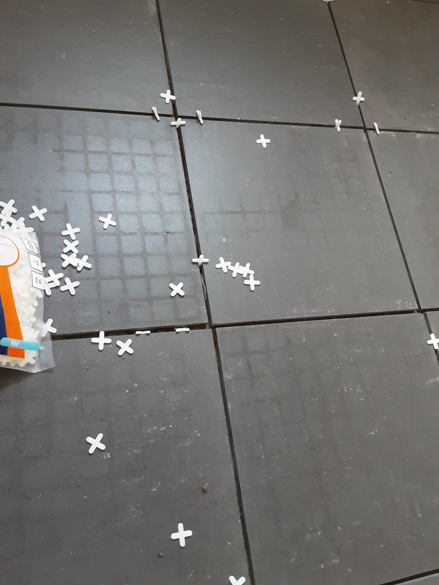 Can't beat a bit of bank holiday tip action and laying of floor tiles ..... why do they never break in a straight line 🤬🤬🤬 grouting tomorrow.#AHPsActive #WeActiveChallenge