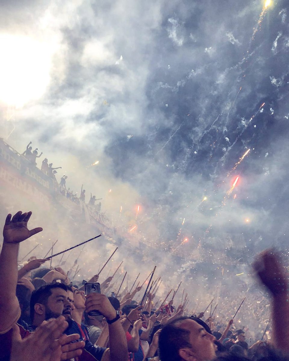 FSocial1912's tweet photo. Que lindo sería salir de este mal momento con 45 mil personas alentando y frente a un rival directo, y vos, vas a decir presente? 🔵🔴🌪 https://t.co/QYDmRR4YyY