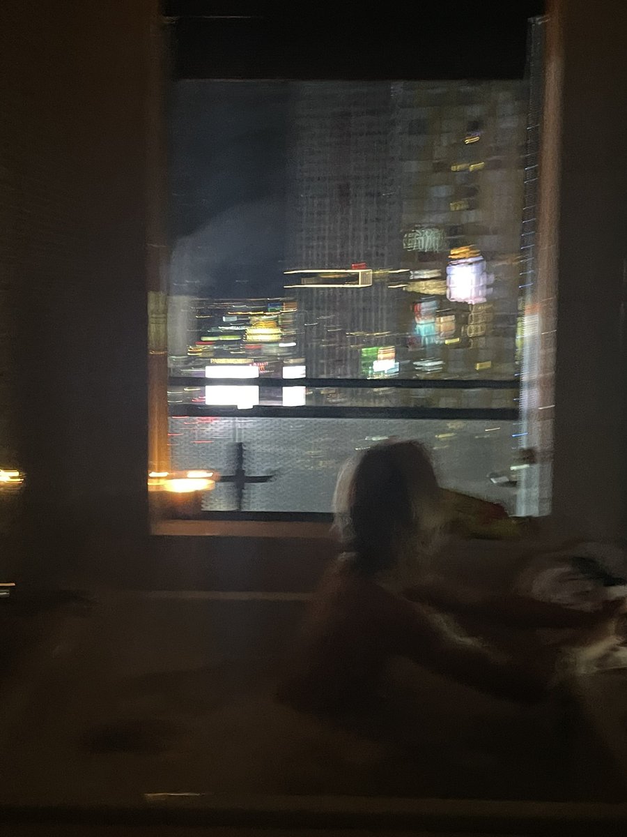 Azngami's tweet photo. late night bath https://t.co/G5gmM8lEt5