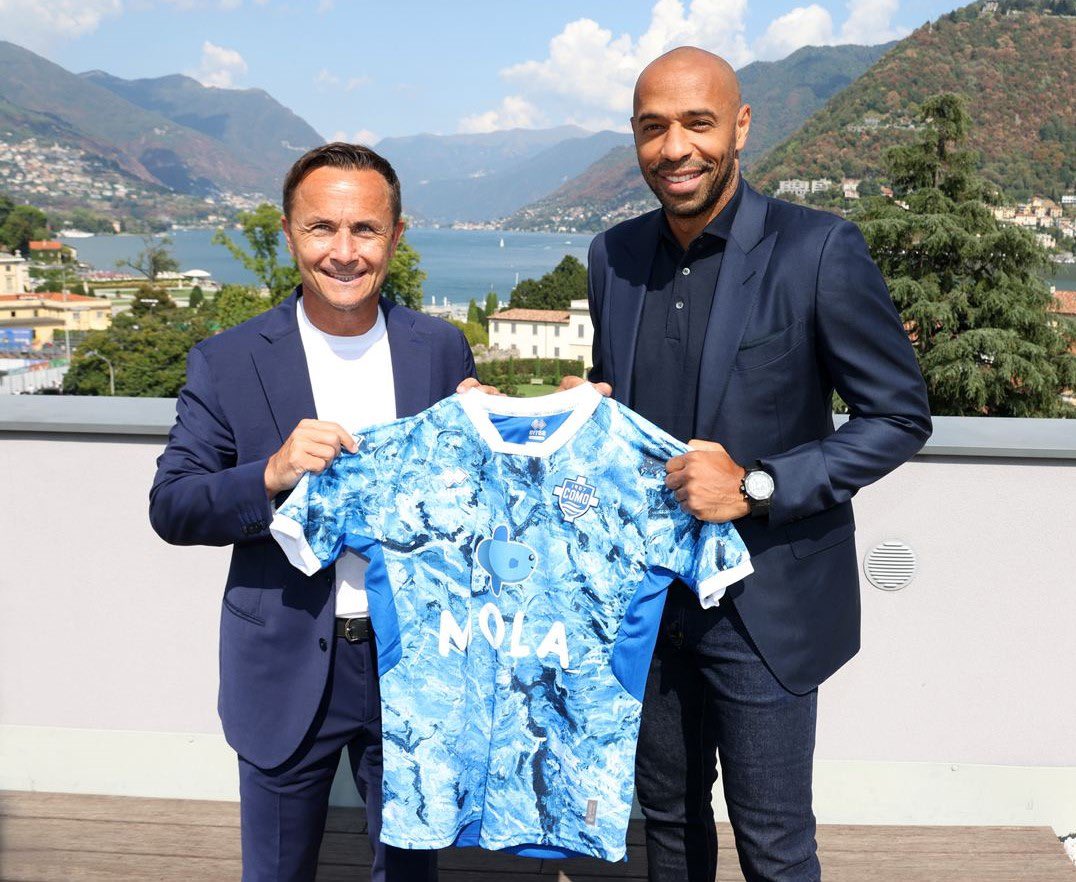 Como_1907's tweet photo. Thierry Henry si unisce al Como 1907, la leggenda francese del calcio mondiale è stata confermata oggi come stakeholder del club 🤝

#como #Henry #ThierryHenry #como4como https://t.co/pvThzufWkE