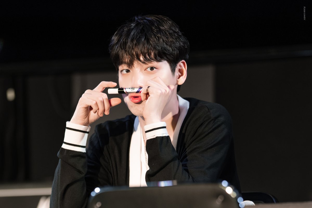 plumcandy04's tweet photo. 220730 ‘Summer for you’ 팬사인회

#현욱 #한현욱 #HYUNUK #인투잇 #IN2IT https://t.co/kbfA6Qzdxv