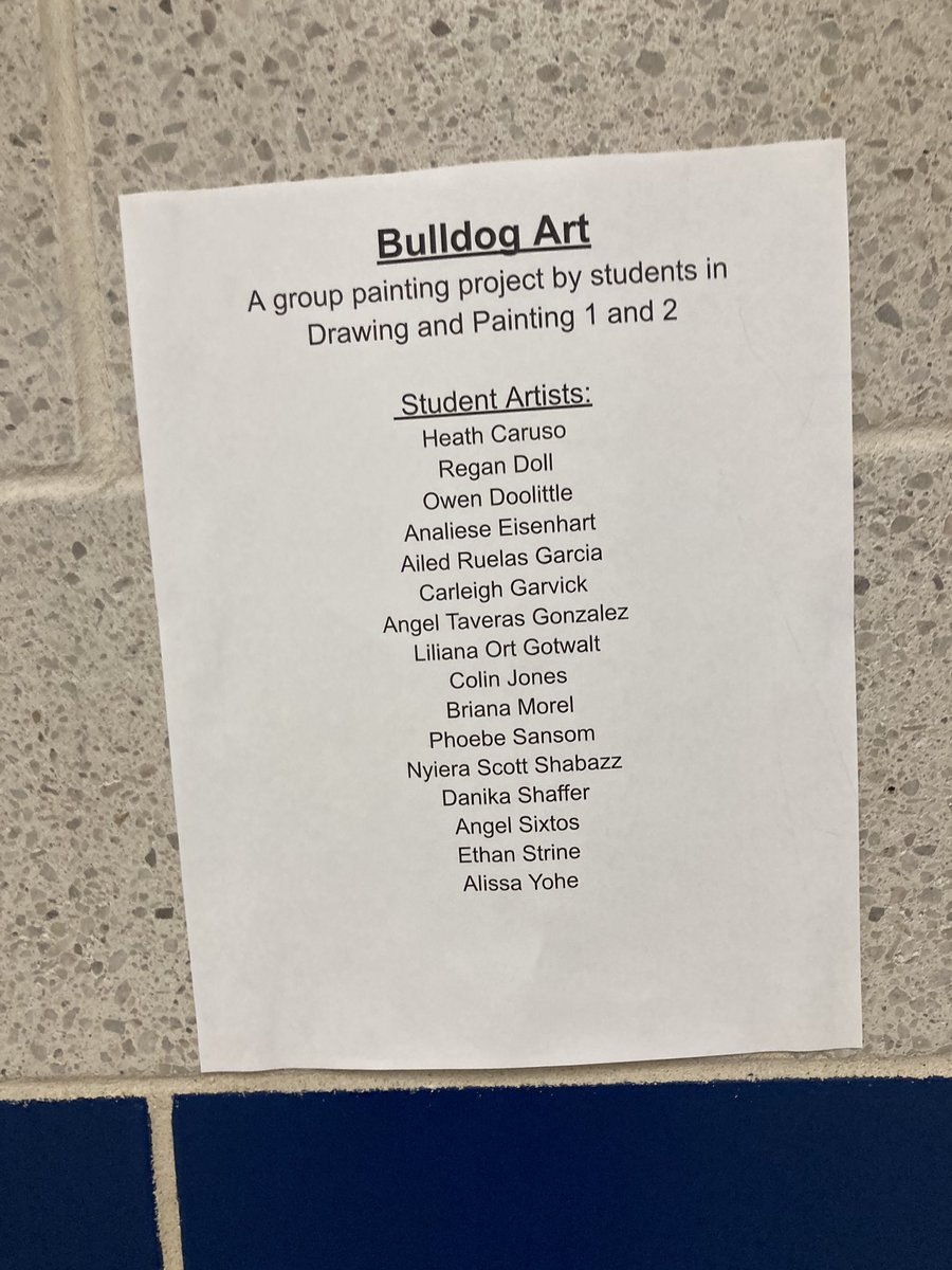 I usually sit at my desk over lunch, but decided to get out and walk. I found these amazing bulldogs. 🤩
