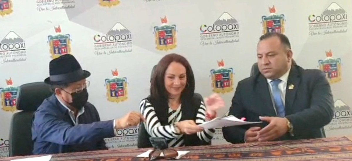 istcotopaxi's tweet photo. Hoy firmamos convenio para el aprovechamiento de las herramientas tecnológicas para la reducción de riesgos en #Cotopaxi a través de prácticas preprofesionales de los estudiantes del #ISTC, quienes con #CityScope apoyarán el trabajo de @GADPCotopaxi https://t.co/z23dFZRYkW