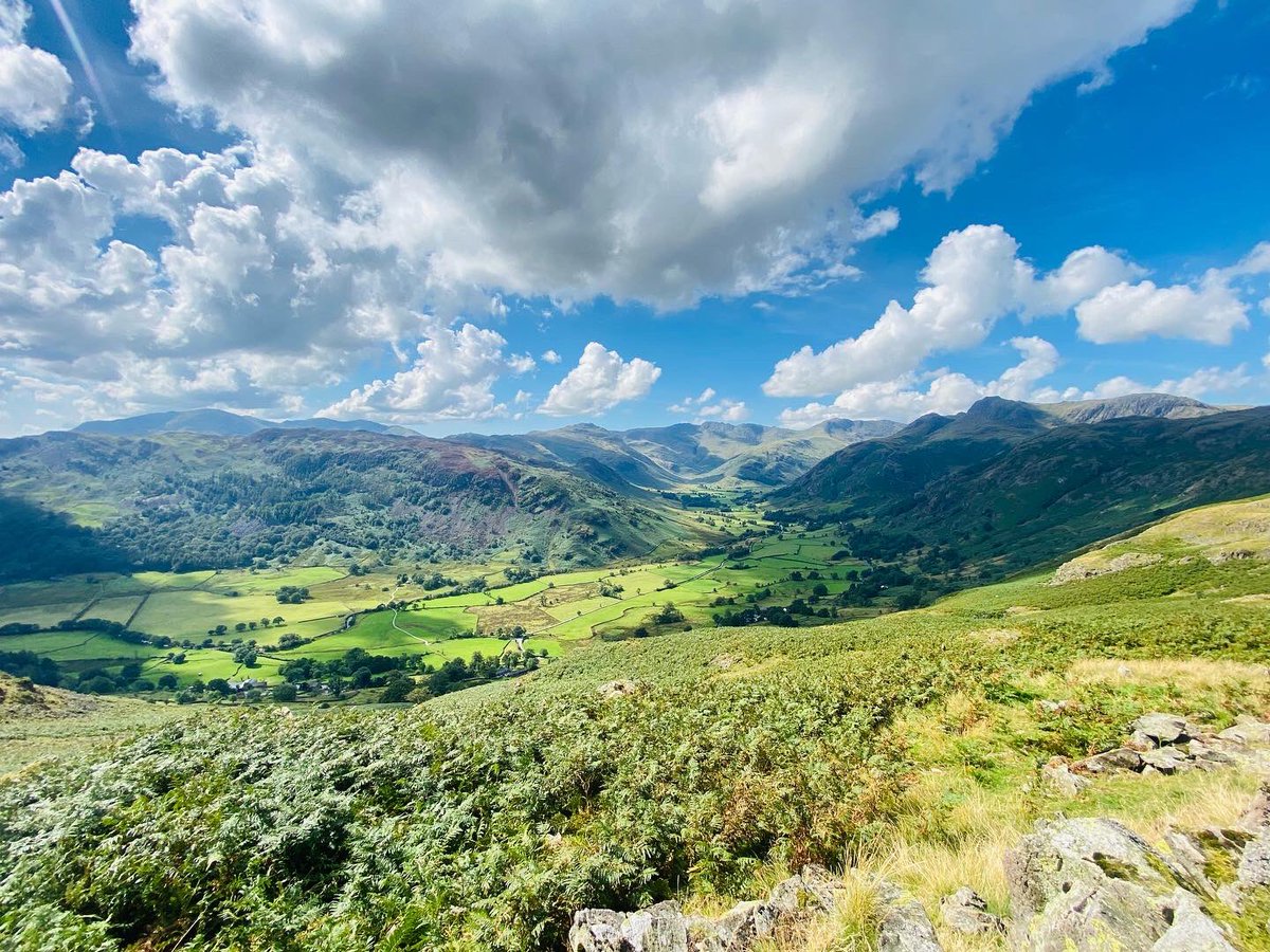 Cracking bank holiday weekend hike up Silver How, looking across the #Langdale valley. #LakeDistrictKind