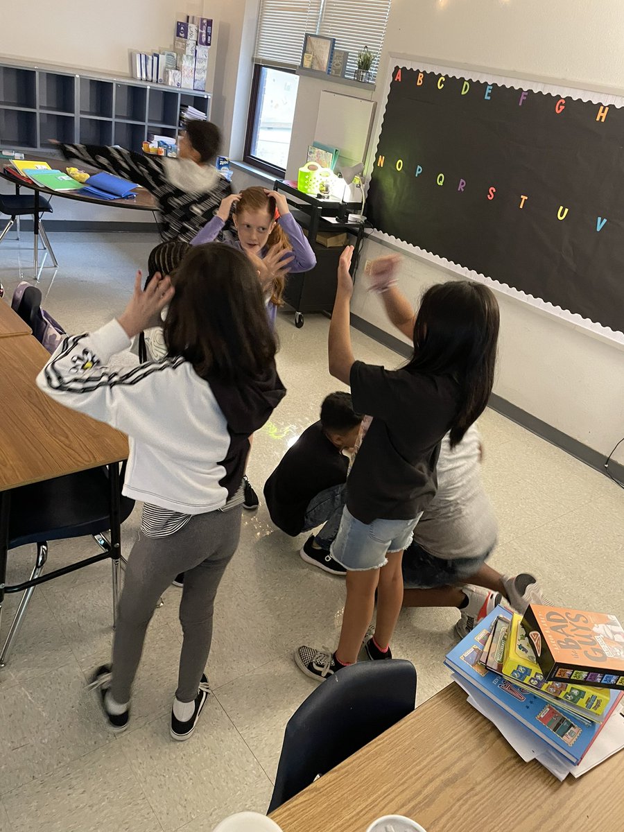 HPGarciaTISD's tweet image. Mrs. Denton’s 4th grade friends had fun during their morning meeting playing “coconut”. @TempleISD @HPGarciaTISD #ChartingOurCourse #MorningMeeting