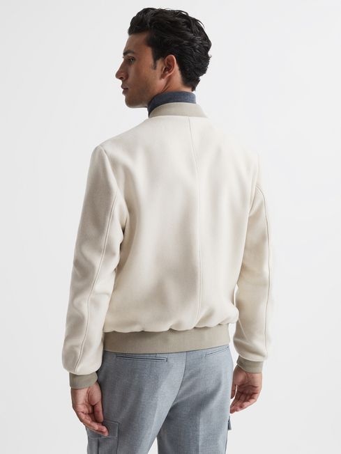 FaveThingCom's tweet image. A cozy men's jacket, perfect for the coming fall season! Check out the Wool Bomber Jacket on FaveThing: favething.com/r-platten/man-… #FaveThing #WoolBomberJacket #BomberJacket #Jacket #MensJacket #MensFashion #FallFashion #Reiss