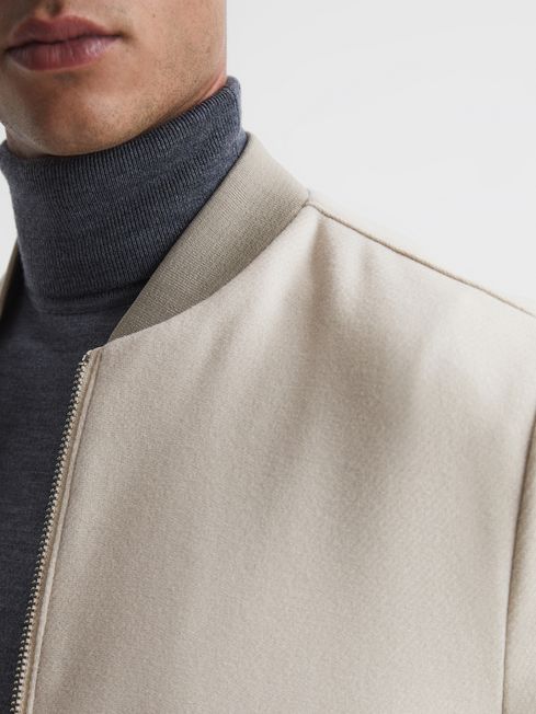 FaveThingCom's tweet image. A cozy men's jacket, perfect for the coming fall season! Check out the Wool Bomber Jacket on FaveThing: favething.com/r-platten/man-… #FaveThing #WoolBomberJacket #BomberJacket #Jacket #MensJacket #MensFashion #FallFashion #Reiss