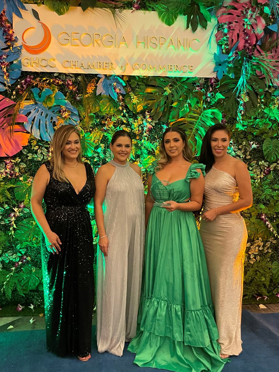 FirstOptionMtg's tweet image. First Option Mortgage congratulates Carolina Vergara for being the Trailblazing Woman of the Year recipient presented by the Georgia #Hispanic Chamber of Commerce. 

We are so proud of you!

#trailblazer #visionary #leadership