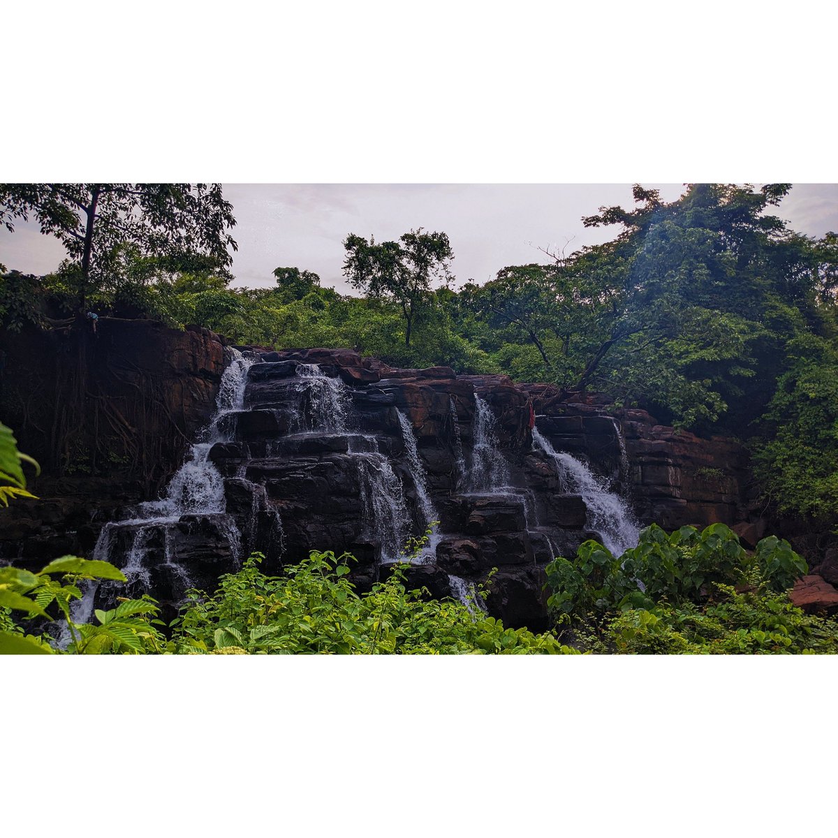 janhki's tweet photo. #waterfall #Savdav https://t.co/4IdiWP74Em