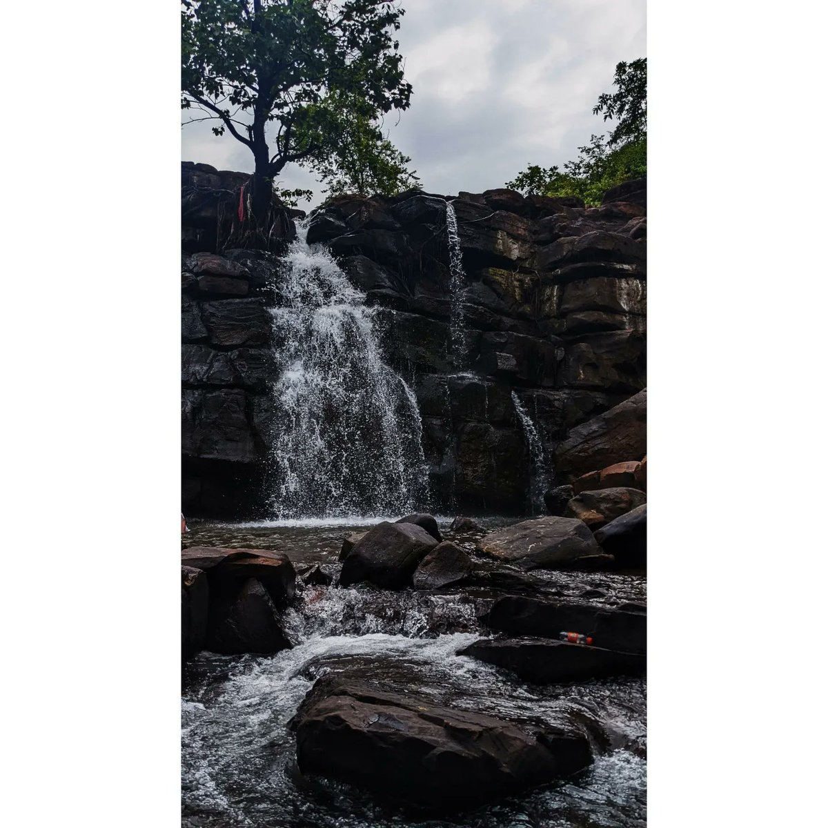 janhki's tweet photo. #waterfall #Savdav https://t.co/4IdiWP74Em