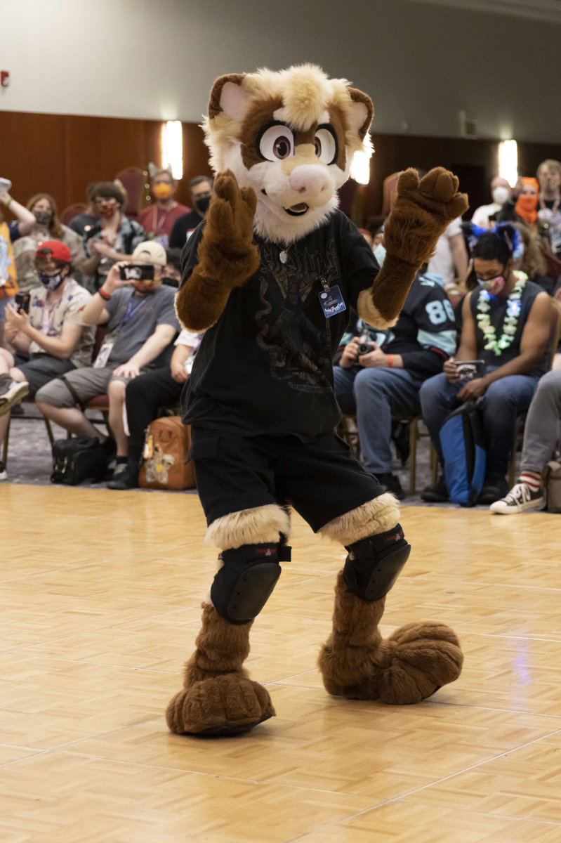 dire_walf's tweet photo. @Mcmuffinlovi at IFC floorwars 

#ifc2022 #ifc22 #indyfurcon2022 #indyfurcon https://t.co/JEEsGDpmN7