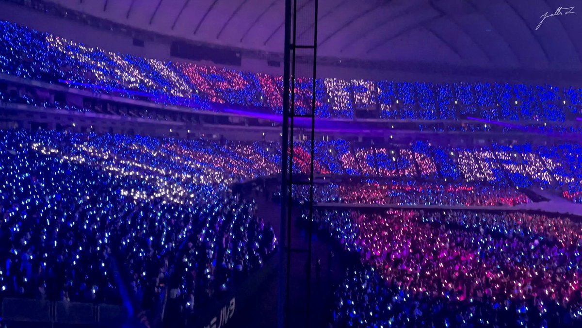 Zipoyyy's tweet photo. WOW!!! 😍😍😍 ELF DAEBAK!!! #SMTOWNLIVE2022_TOKYO_D3 #ELF #SUPERJUNIOR #Superjunior_Mango #SUPERJUNIOR_ELF #ELF_SUPERJUNIOR https://t.co/T1sOhMxECg