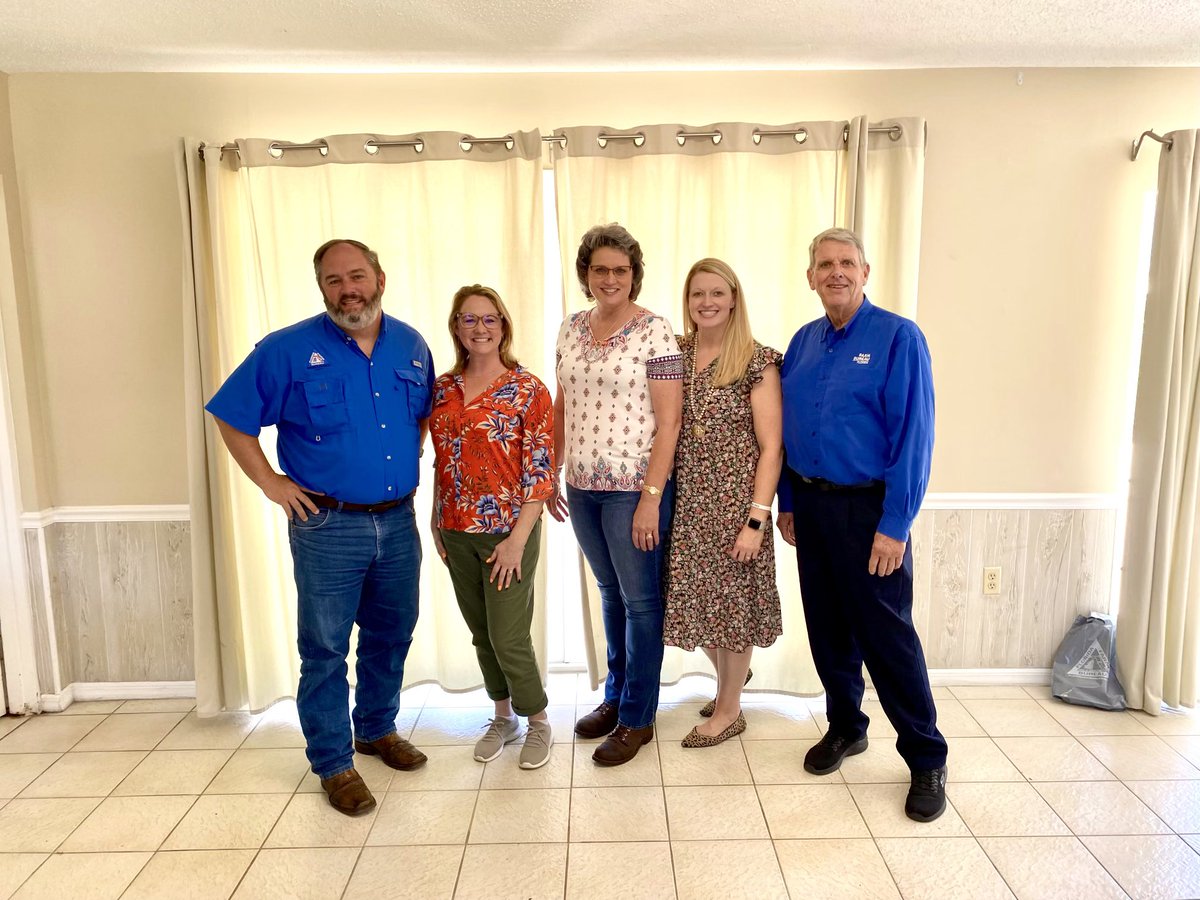 WLI Alumni at the <a href="/FlaFarmBureau/">Florida Farm Bureau</a> District 8 meeting! <a href="/UF_IFAS/">UF IFAS Solutions</a> <a href="/KeithWedgworth/">Keith Wedgworth</a>