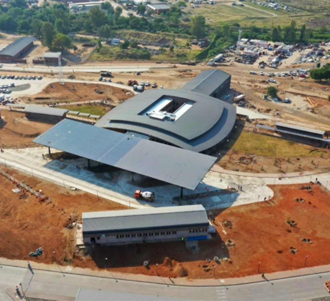 Zimborders was awarded a Build, Operate and Transfer project by government for the expansion, upgrading, improvement and modernisation of the Beitbridge Border Post. Raubex was then appointed by Zimborders as the contractor to execute the project.