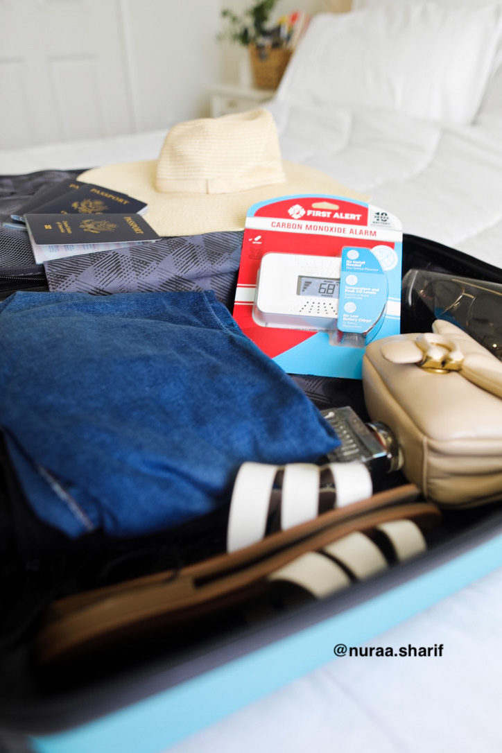 #FirstAlertPartner Help keep your family protected from CO with this portable #FirstAlert carbon monoxide alarm. This poisonous gas is odorless, tasteless, and invisible &amp; only a working CO alarm can detect it! Shop <a href="/FirstAlert/">First Alert</a> portable CO alarm: clvr.li/FACOTravelCS22
 
#KNOWCO