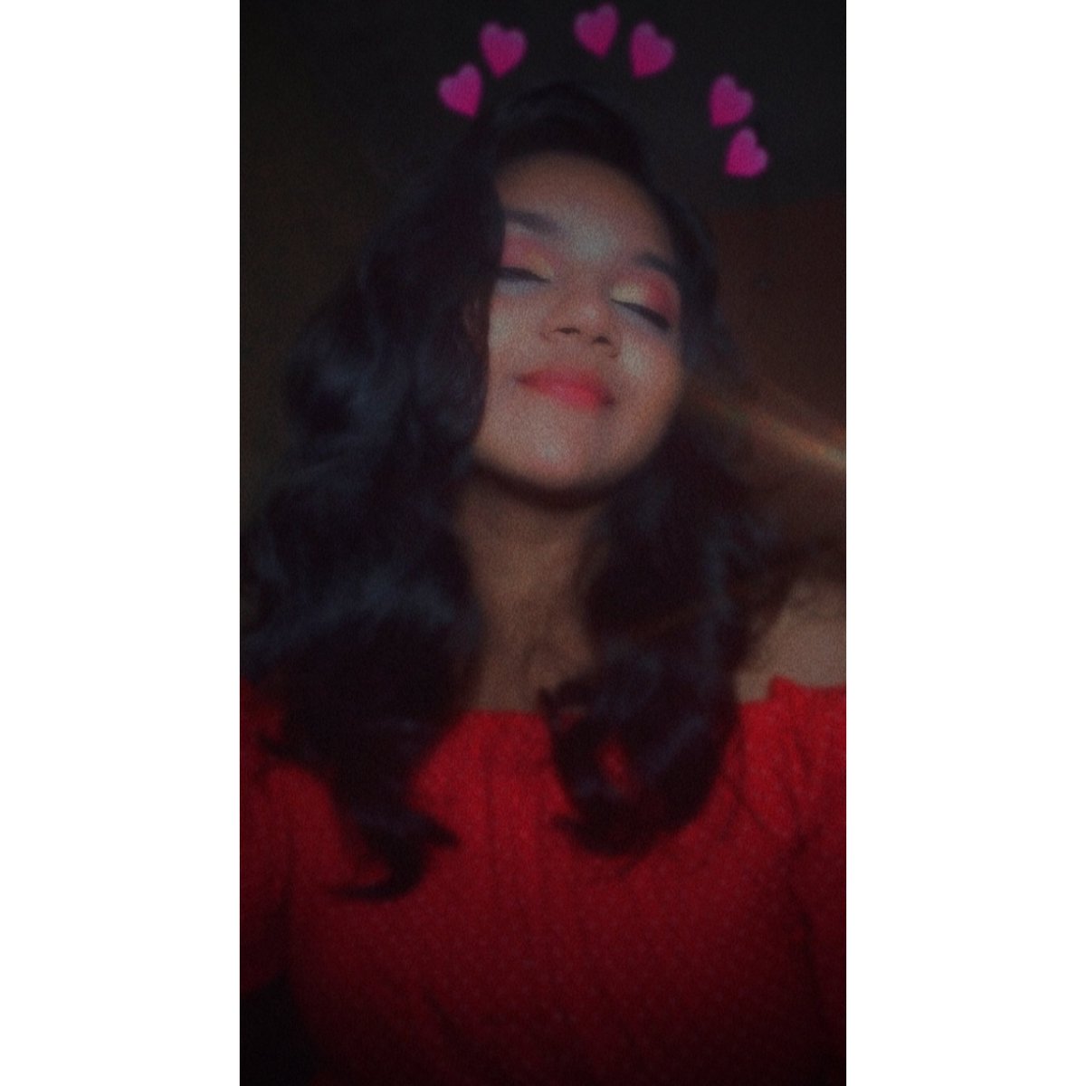 janhki's tweet photo. This is Mee and here's mostly everything about me.
I am 21 year old. I love too explore and click pictures. I love music and I loveeeeee to sing but I actually sing. 
Aur kuch jaanna ho toh puch loh. https://t.co/JR41lfPvVC