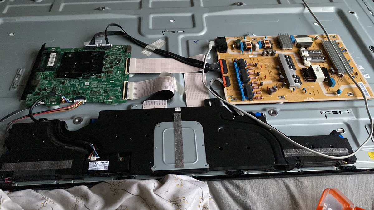 Spaceman_Dad's tweet image. Meant to be a fridge engineer not a bleedin tv repair man 🙃🙃🙃