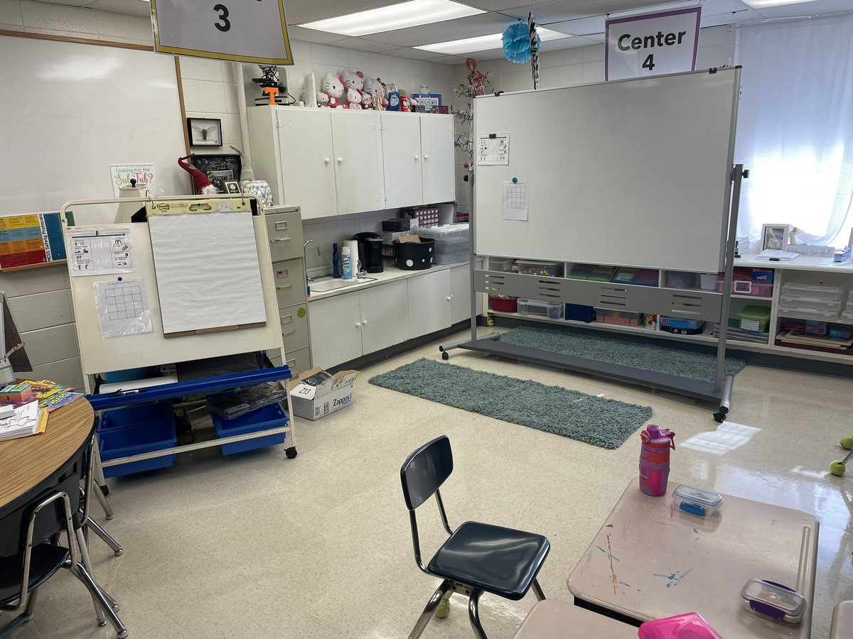 MWhiteMES's tweet photo. We started #buildingthinking #classrooms in math today. Groups worked at vertical surfaces to see how many squares were in the picture. Then we did a gallery walk and revised our work. https://t.co/dMRc2Brm4G