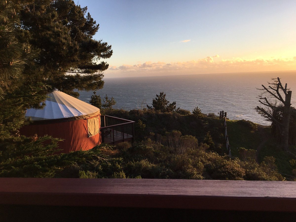 TheWorldsBestH1's tweet photo. he Top 25 Out of the Ordinary Hotels in The World, From The Tripadvisor 2022 Travellers Choice Ratings: 24. Treebones Resort, Big Sur, California https://t.co/OO6JHb6LQV #treebones #bigsur #California #UnitedStates #tripadvisor #theworldsbesthotels #hotels #Travel https://t.co/jUPN6Nk2pf