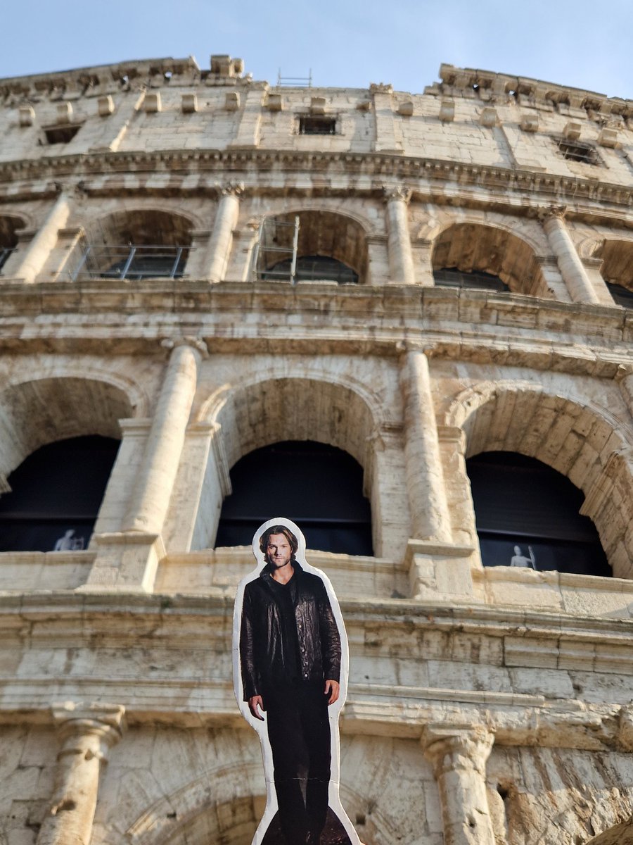marpad_'s tweet photo. Hey @jarpad! ready for sightseeing in Rome? 😌
If you can't make it to Rome in person, we have to find a way to enjoy Rome with you! We miss you and hope to see you soon!❤️
 #jib12
#spnfamily https://t.co/26v4T17W9j