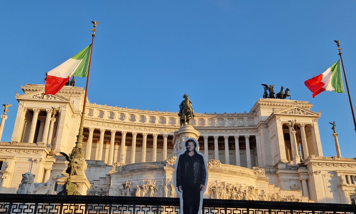 marpad_'s tweet photo. Hey @jarpad! ready for sightseeing in Rome? 😌
If you can't make it to Rome in person, we have to find a way to enjoy Rome with you! We miss you and hope to see you soon!❤️
 #jib12
#spnfamily https://t.co/26v4T17W9j