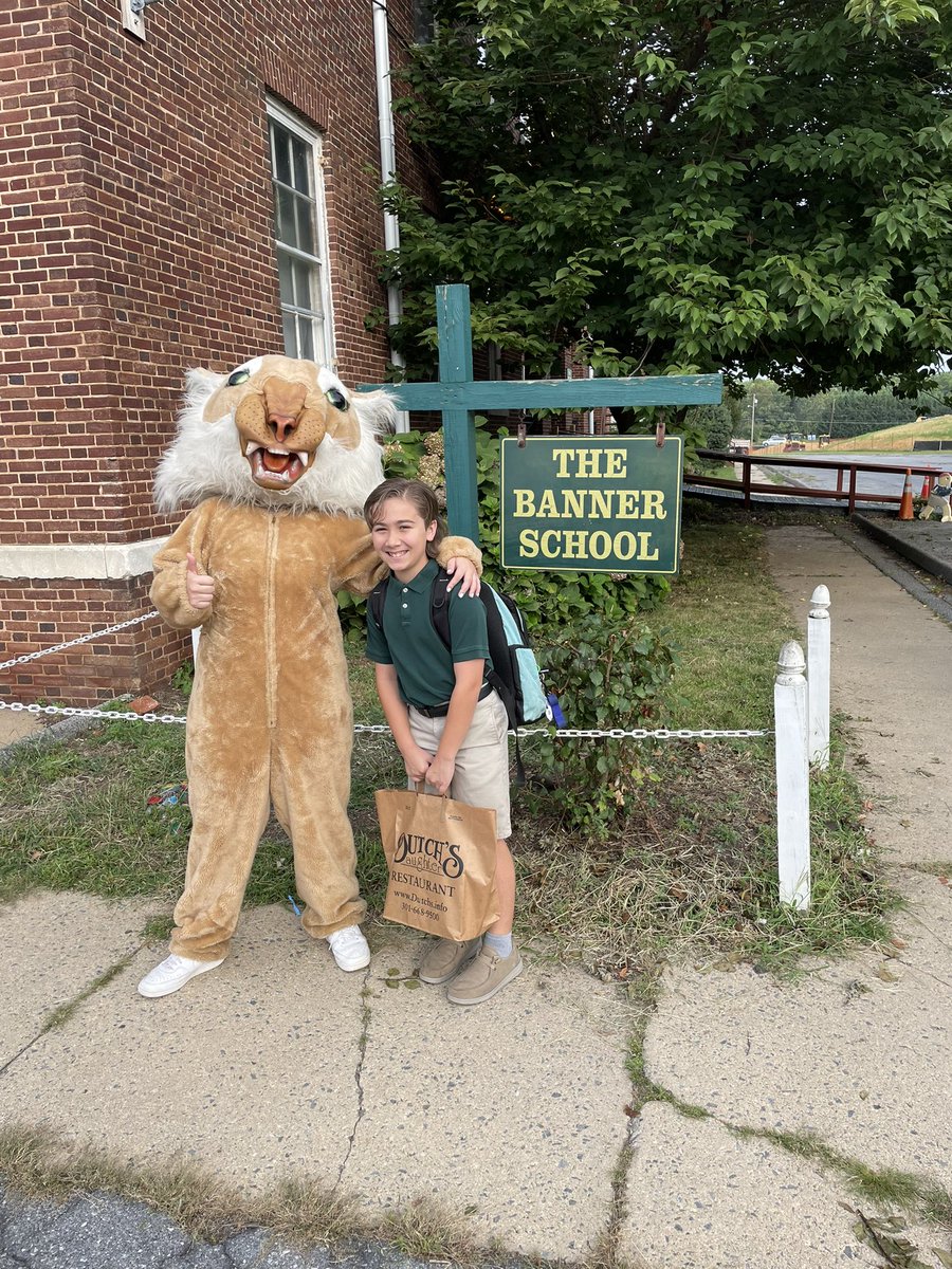 TheBannerSchool's tweet photo. Bobcat had a great first day meeting all our students!  Share your Back to School photos with us!  #BannerBobcats #bannerbobcatsBTS https://t.co/iyvfFrseXm