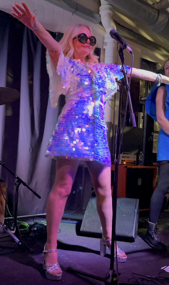 StreekyG's tweet photo. Fabulous night on Friday for the launch of @AlteredImages5 awesome new album #mascarastreakz with the amazing @claregrogan2 and her band #claregrogan #alteredimages #glitterball #beautifulthing #home #doublereflection #roughtradeeast https://t.co/BwqswNv2p9