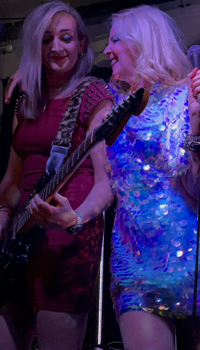 StreekyG's tweet photo. Fabulous night on Friday for the launch of @AlteredImages5 awesome new album #mascarastreakz with the amazing @claregrogan2 and her band #claregrogan #alteredimages #glitterball #beautifulthing #home #doublereflection #roughtradeeast https://t.co/BwqswNv2p9
